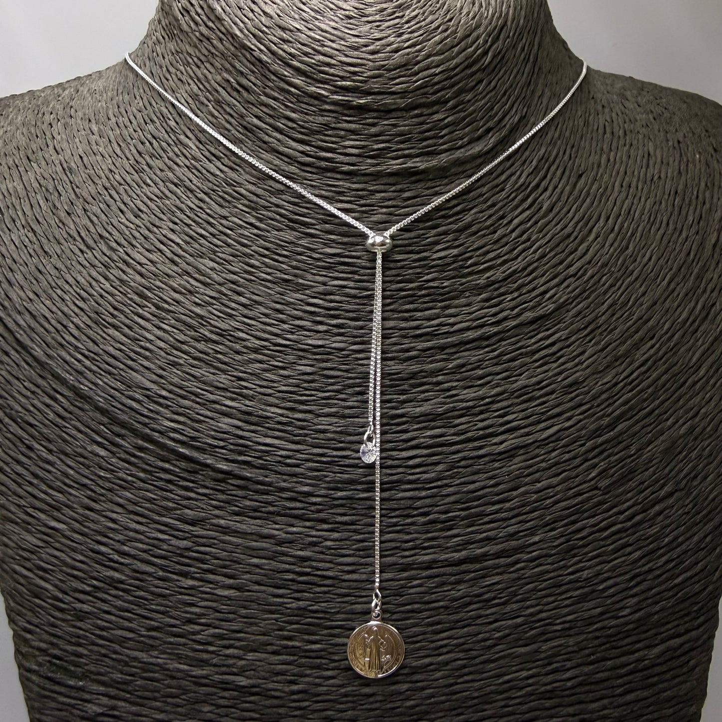 Joyas por Mayor Joyas Bañadas en Plata por Mayor Insumos para Joyas CP240 Collar Cascada Cadena Veneciana Espesor 1 mm Largo total 120 cm Bolita regulable Terminal Punto de luz 4 mm y San Benito 10 mm Collar Terminado Baño Plata