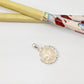 Joyas por Mayor Joyas Bañadas en Plata por Mayor Insumos para Joyas FP1283 Colgante Perla tipo nácar borde irregular diá. 15 mm Espesor 4.5 mm Valier 8 mm Figura Baño Plata
