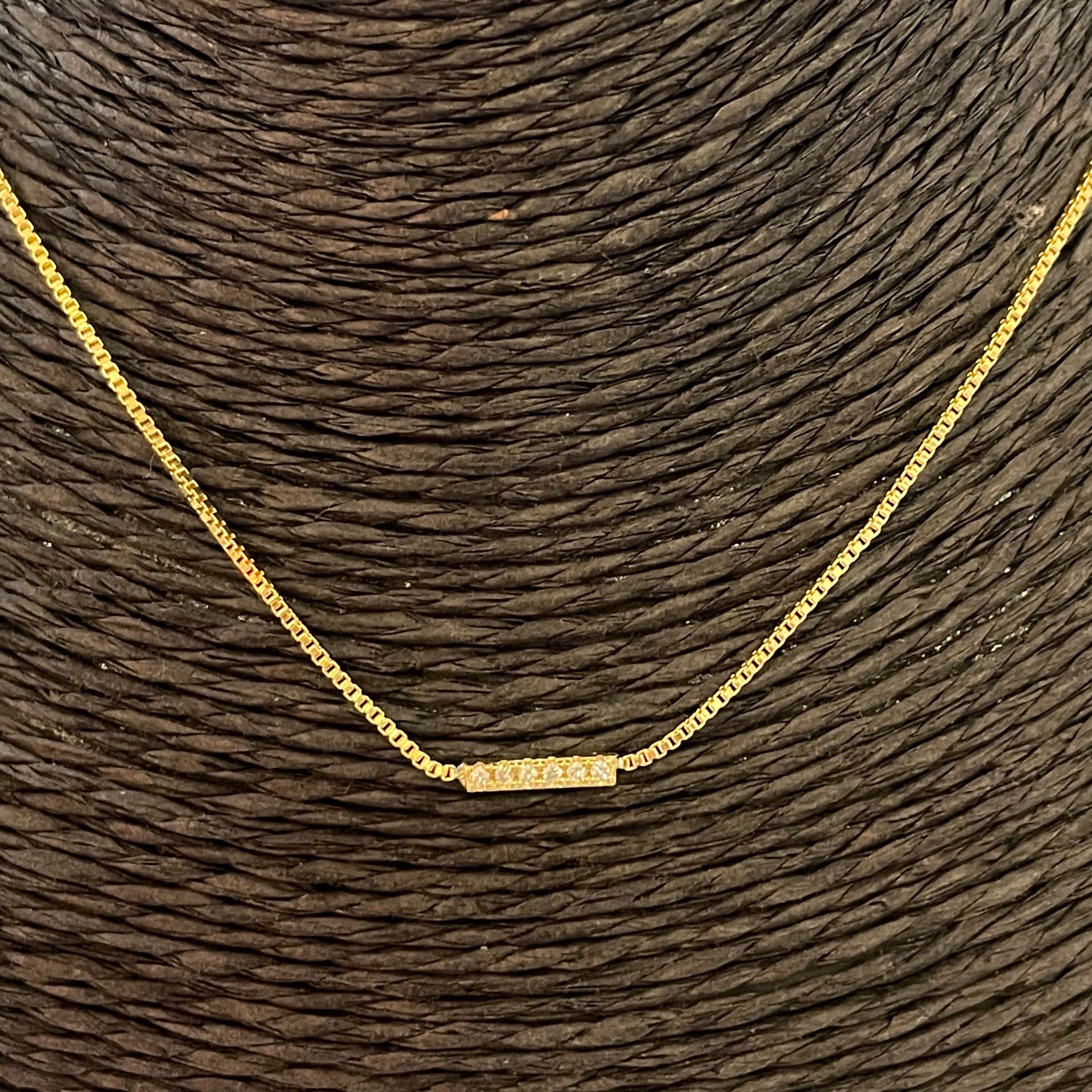 CO177 Collar con Palito de 6 circones 8 x 1.2 mm Largo 41 cm mas extensor de 7 cm Cadena veneciana espesor 1 mm Collar Terminado Baño Oro Cadenas Bañadas hecho de Bronce Bañado en Oro 18K Joyas Bañadas en Oro