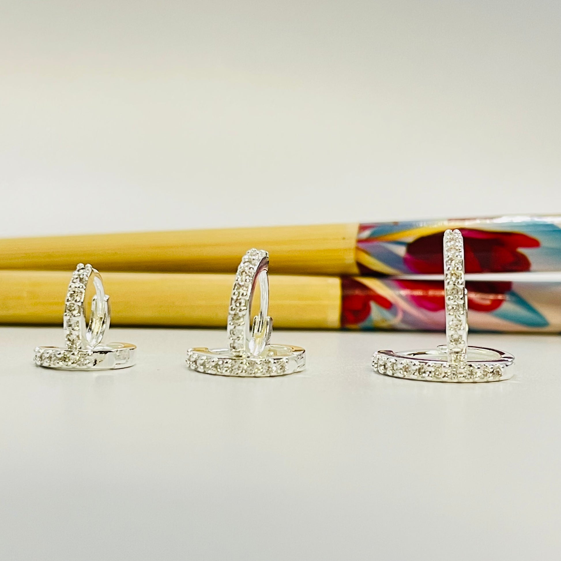 XP358-S Aro Argolla Click Circones S 10 x 2 mm Espesor 1.5 mm Aro Baño Plata Aros Bañados hecho de Bronce Bañado en Plata 50 ml Joyas Bañadas en Plata