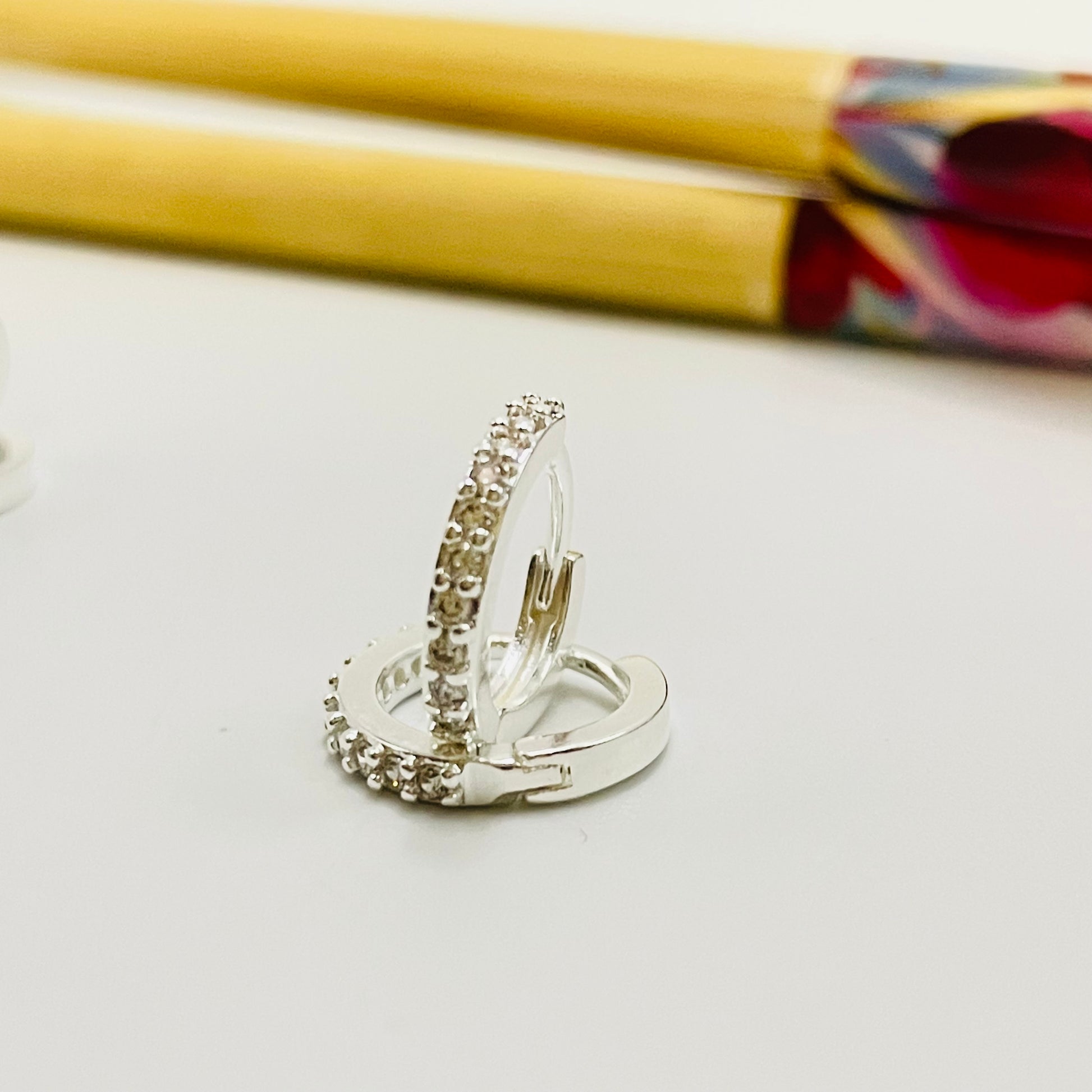 XP358-S Aro Argolla Click Circones S 10 x 2 mm Espesor 1.5 mm Aro Baño Plata Aros Bañados hecho de Bronce Bañado en Plata 50 ml Joyas Bañadas en Plata