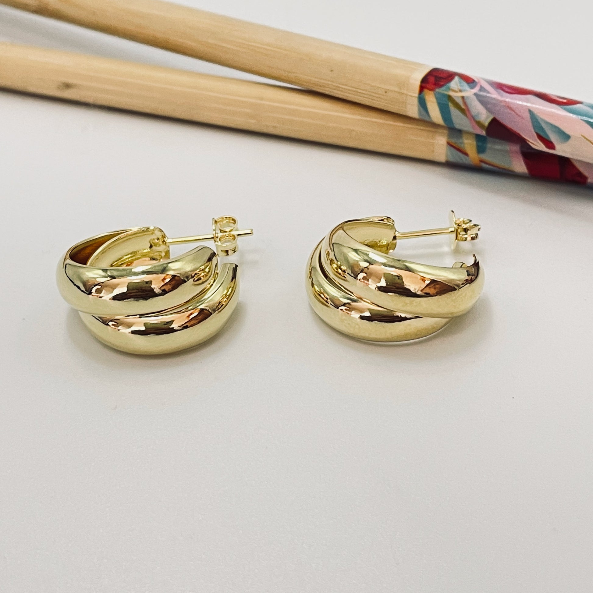 XO381 Aro Argolla Doble 22 x 12 mm Aro Baño Oro Aros Bañados hecho de Bronce Bañado en Oro 18K Joyas Bañadas en Oro