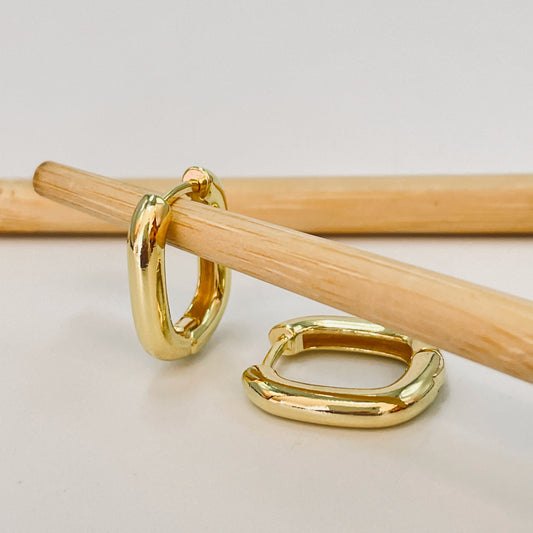 XO361 Aro argolla rectangular Cierre de Click 19 x 16 mm Espesor 3.8 mm Aro Baño Oro Aros Bañados hecho de Bronce Bañado en Oro 18K Joyas Bañadas en Oro