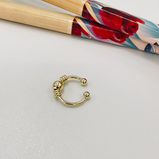 XO370 Aro Cuff Bolita 4 mm y argollitas unidas Aro Baño Oro Aros Bañados hecho de Bronce Bañado en Oro 18K Joyas Bañadas en Oro