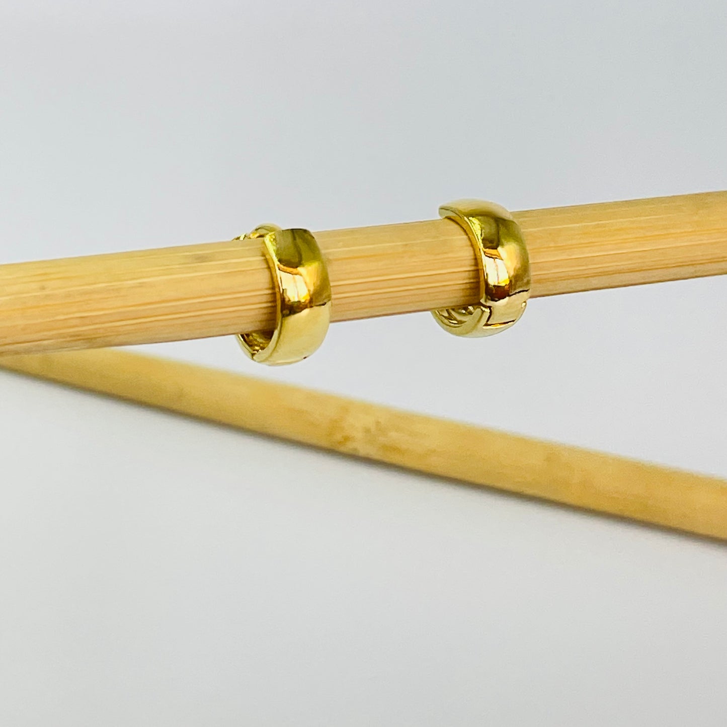 Joyas por Mayor Joyas Bañadas en Oro por Mayor Insumos para Joyas XO578 Aro Argolla Ancha Large y Medium Ancho 4.5 mm Espesor 1.2 mm Aro Baño Oro