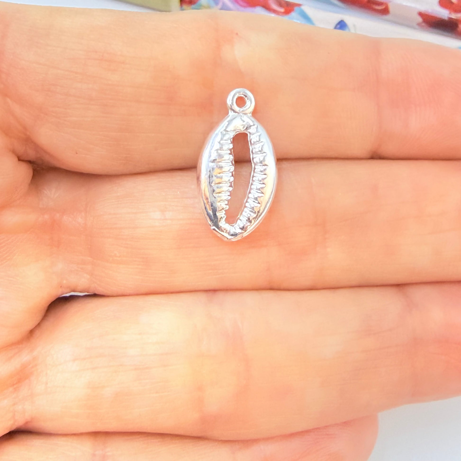 Joyas por Mayor Joyas Bañadas en Plata por Mayor Insumos para Joyas FP1270 Colgante Caracol Marino 14 x 9 mm más argollita Espesor 3.5 mm Figura Baño Plata