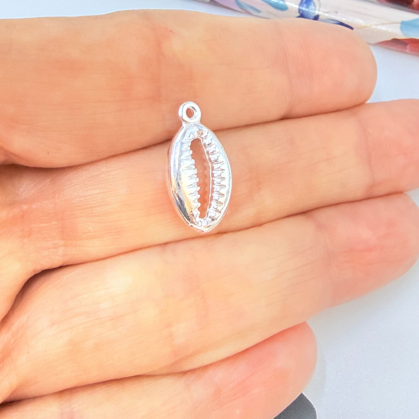 Joyas por Mayor Joyas Bañadas en Plata por Mayor Insumos para Joyas FP1270 Colgante Caracol Marino 14 x 9 mm más argollita Espesor 3.5 mm Figura Baño Plata