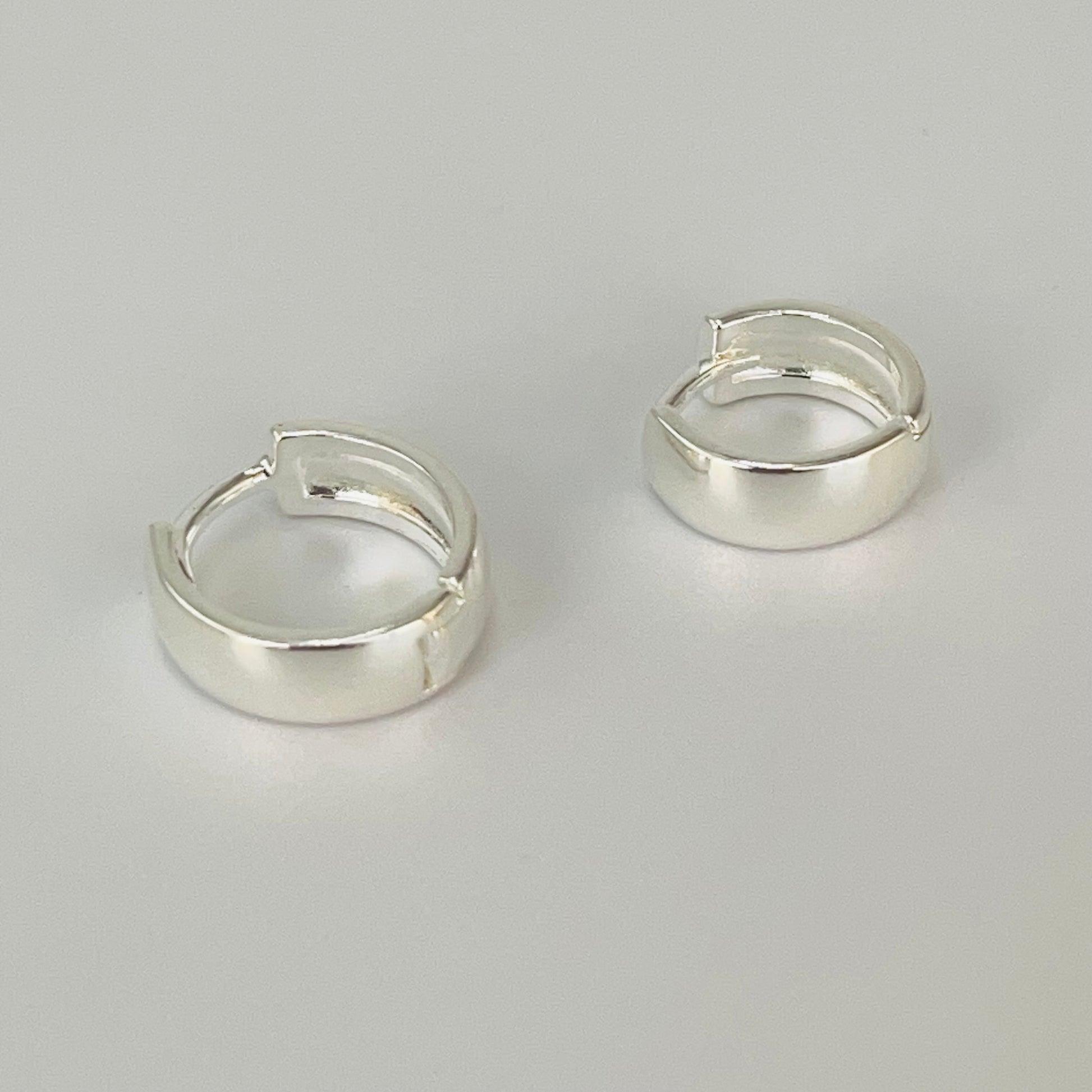 Joyas por Mayor Joyas Bañadas en Plata por Mayor Insumos para Joyas XP578 Aro Argolla Ancha Large y Medium Ancho 4.5 mm Espesor 1.2 mm Aro Baño Plata