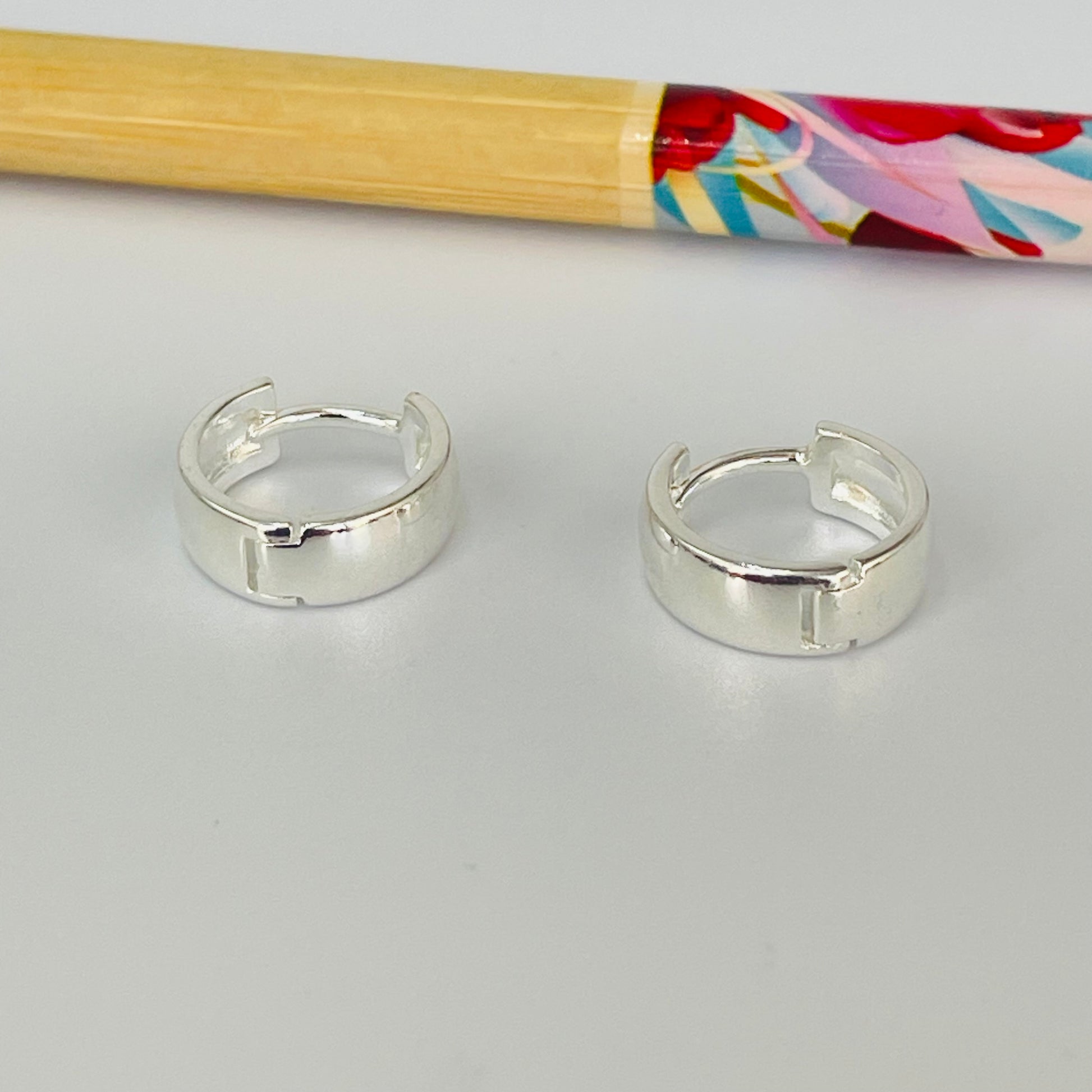 Joyas por Mayor Joyas Bañadas en Plata por Mayor Insumos para Joyas XP578 Aro Argolla Ancha Large y Medium Ancho 4.5 mm Espesor 1.2 mm Aro Baño Plata