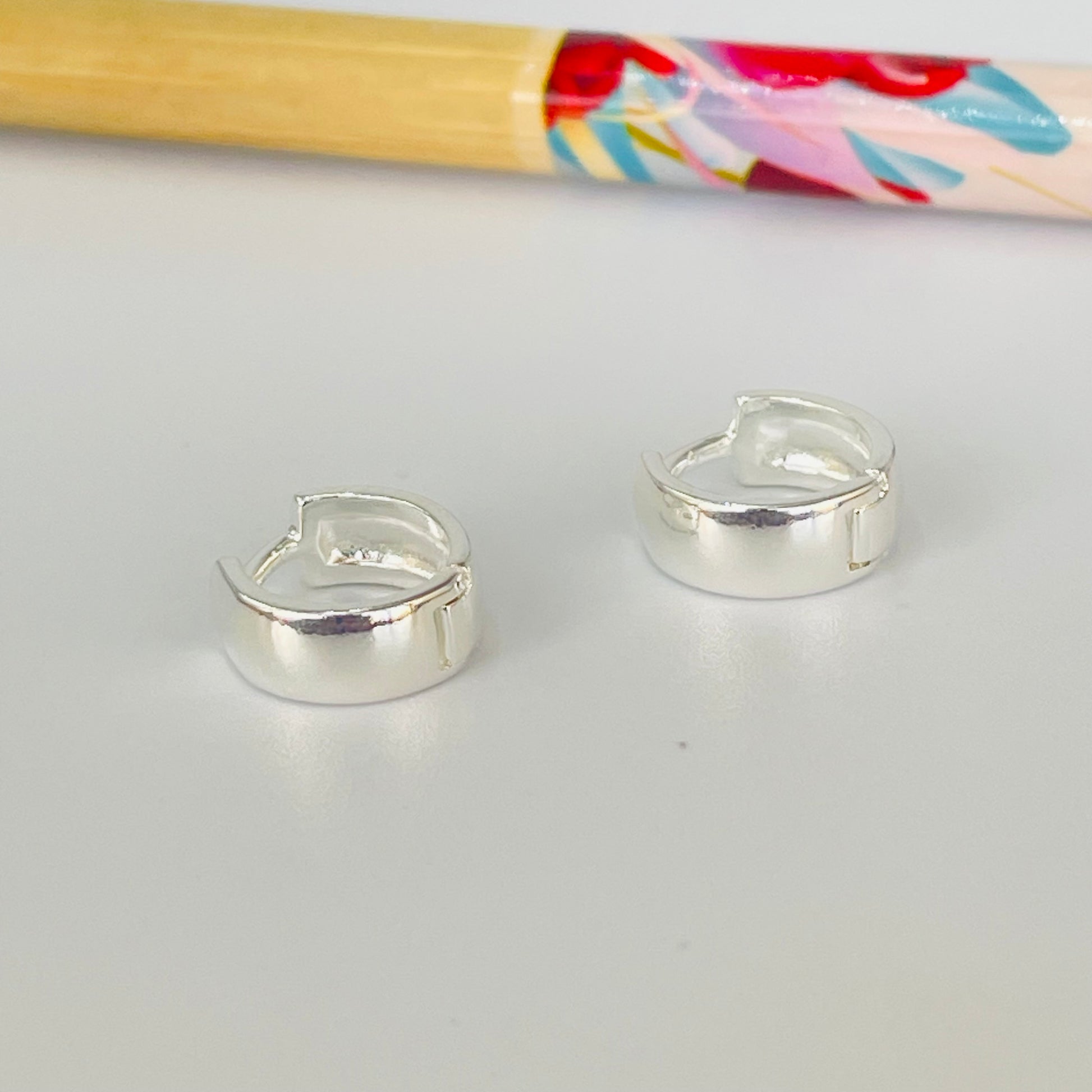 Joyas por Mayor Joyas Bañadas en Plata por Mayor Insumos para Joyas XP578 Aro Argolla Ancha Large y Medium Ancho 4.5 mm Espesor 1.2 mm Aro Baño Plata