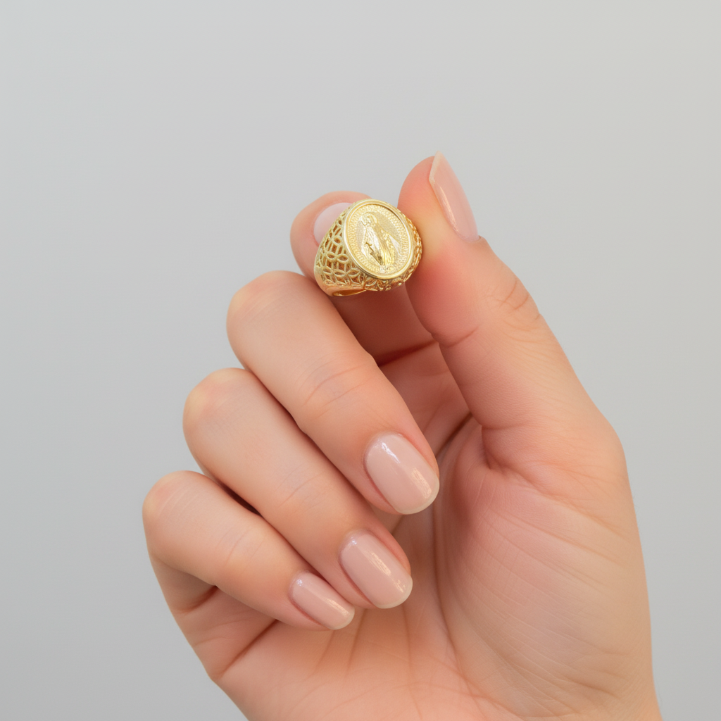 WO80 Anillo Tipo Chevalier Virgen de los Rayos Esfera Ovalada 14 x 11 mm ancho argolla 3 mm Anillo Baño Oro