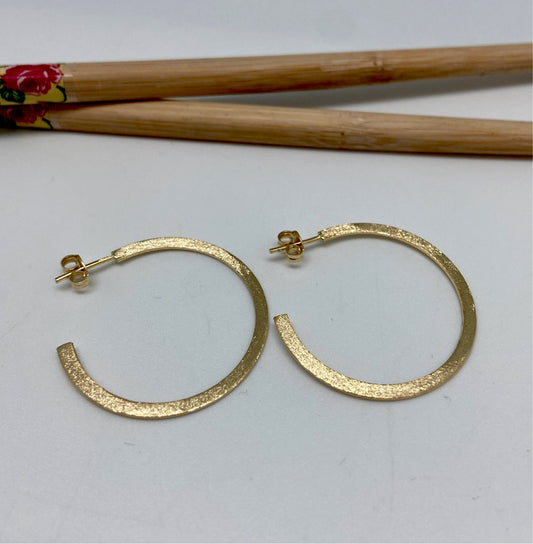 XO352 Aro Argolla Plana Lijada 34 x 1 mm espesor 3 mm Aro Baño Oro Aros Bañados hecho de Bronce Bañado en Oro 18K Joyas Bañadas en Oro