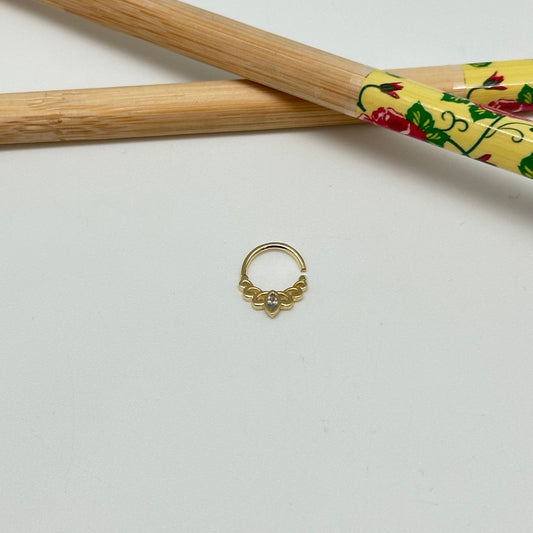 XO332 Cuff Flor de Loto 1 Cristal en hoja central 12 x 10 mm Aro Baño Oro