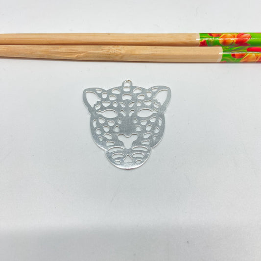 FP1052 Colgante Jaguar Calado XL 42 x 45 mm Figura Baño Plata