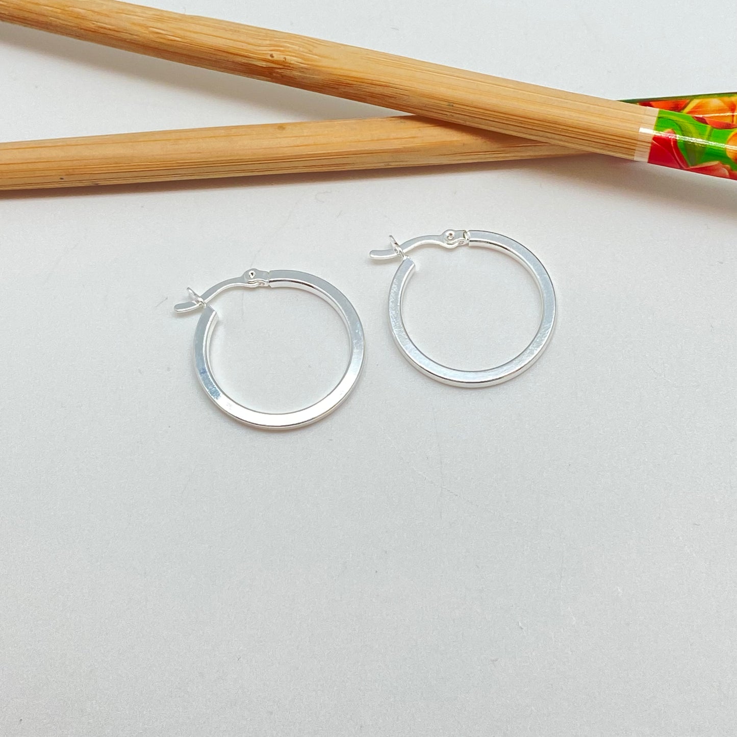 XP375 Argolla Tubo Cuadrado 20 x 2 mm Broche Italiano Aro Baño Plata