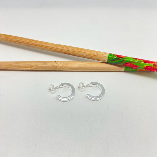 XP347 Aro Argolla pequeña Lijada 14 x 4 mm Espesor 3 mm Aro Baño Plata Aros Bañados hecho de Bronce Bañado en Plata 50 ml Joyas Bañadas en Plata