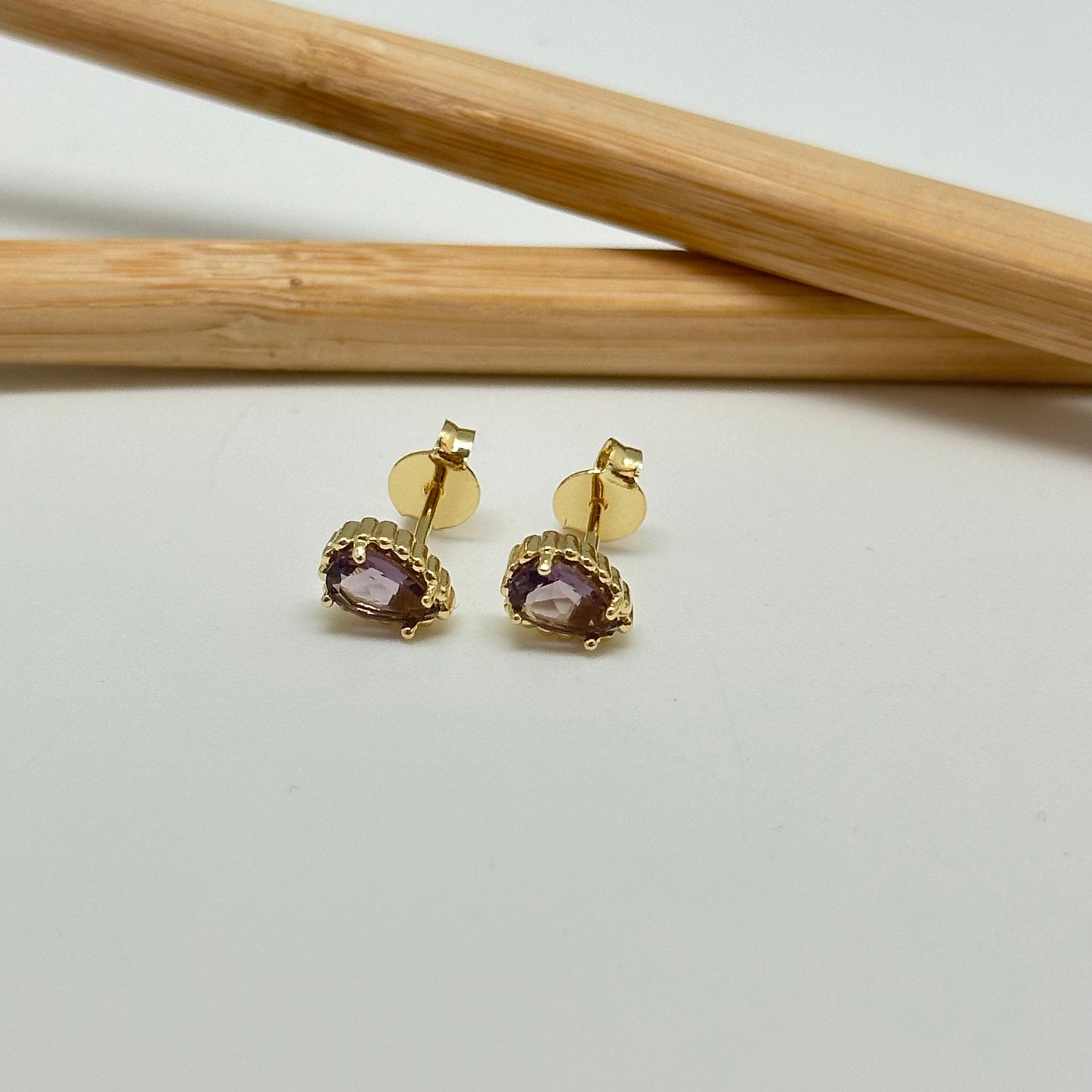 XO326 Aro gota borde rutilado y grifas Circón Color 8 x 6 mm espesor 4 mm Aro Baño Oro