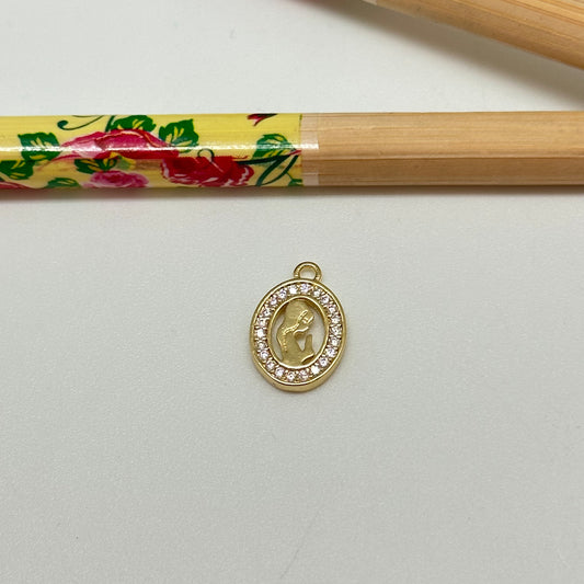 FO1042 Colgante calado Virgen niña borde con circones 13 x 10 mm mas argollita Figura Baño Oro