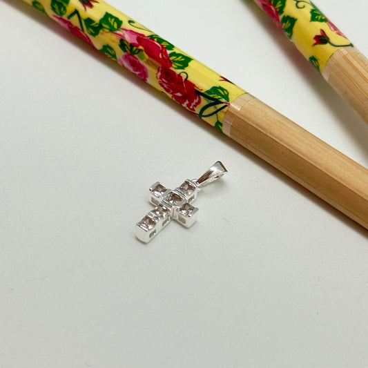 FP1035 Colgante cruz circones princesa 12 x 8 mm mas valier espesor 3 mm Figura Baño Plata