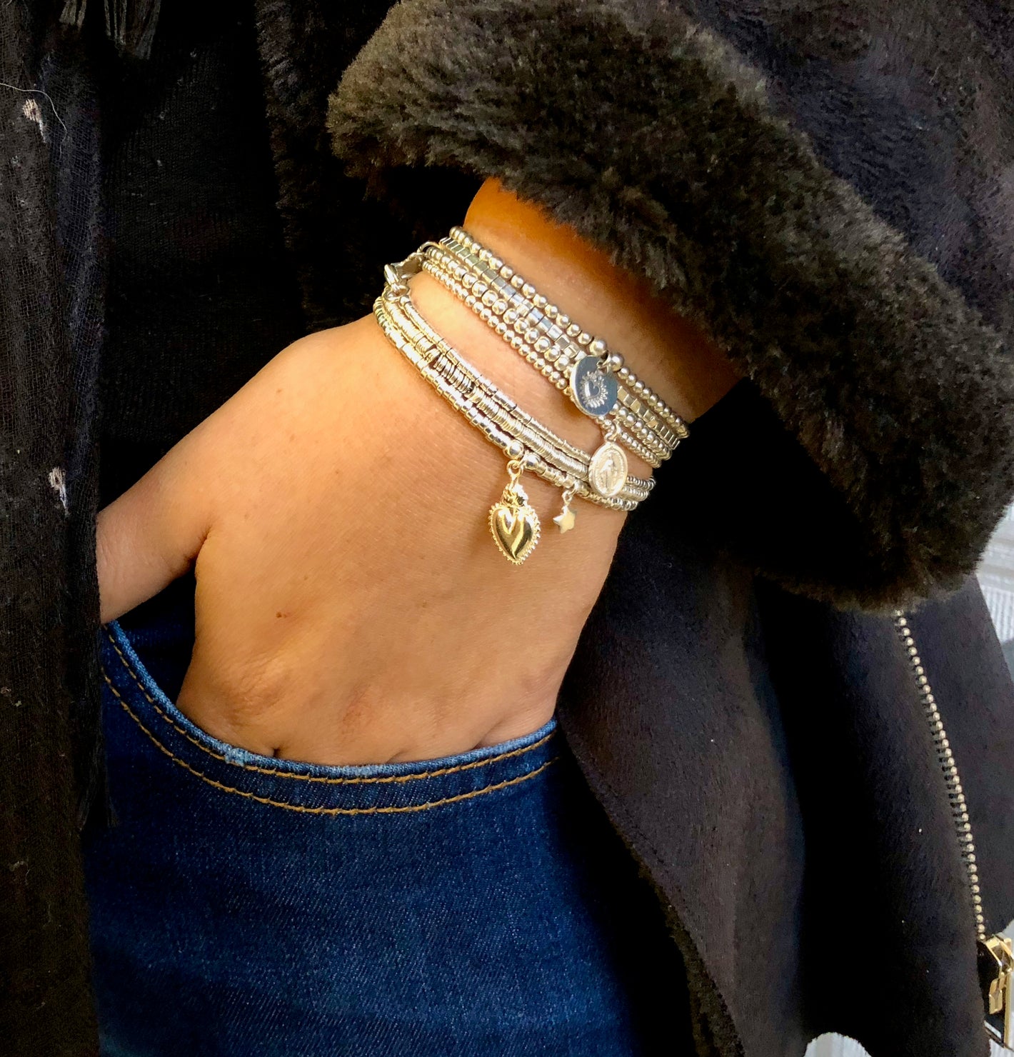 mostacillas y figuras para armar joyas