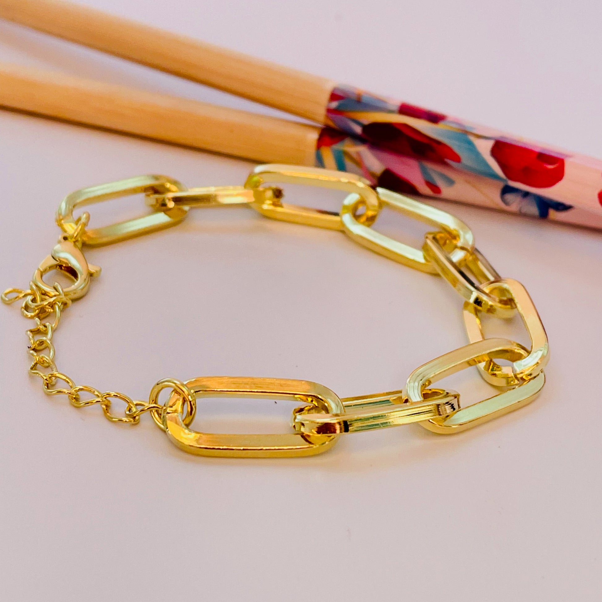 PO08 Pulsera Eslabones de 18 x 9 mm Largo 16 cm mas extensor de 5 cm Pulsera Baño Oro Accesorios Varios hecho de Bronce Bañado en Oro 18K Joyas Bañadas en Oro