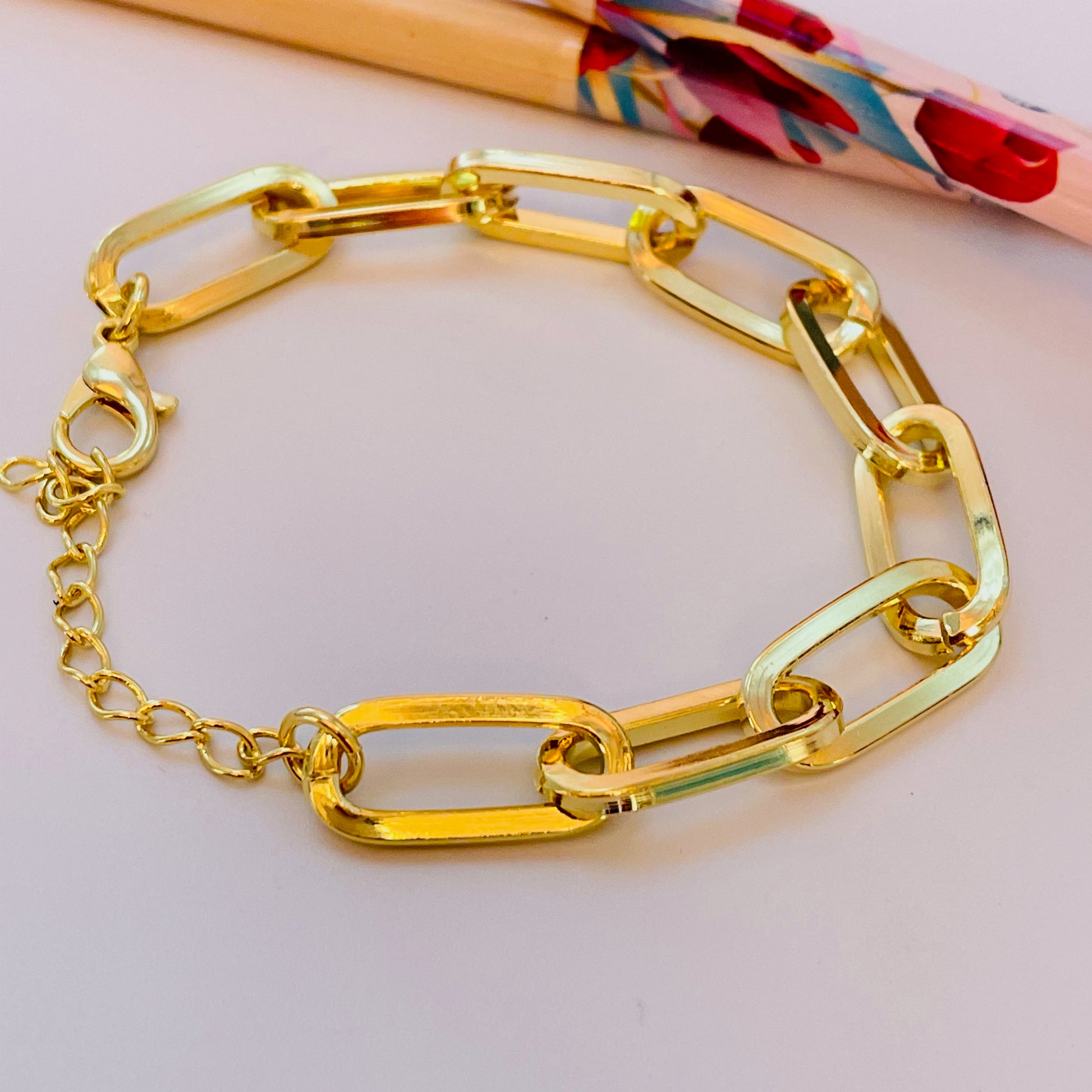 PO08 Pulsera Eslabones de 18 x 9 mm Largo 16 cm mas extensor de 5 cm Pulsera Baño Oro Accesorios Varios hecho de Bronce Bañado en Oro 18K Joyas Bañadas en Oro