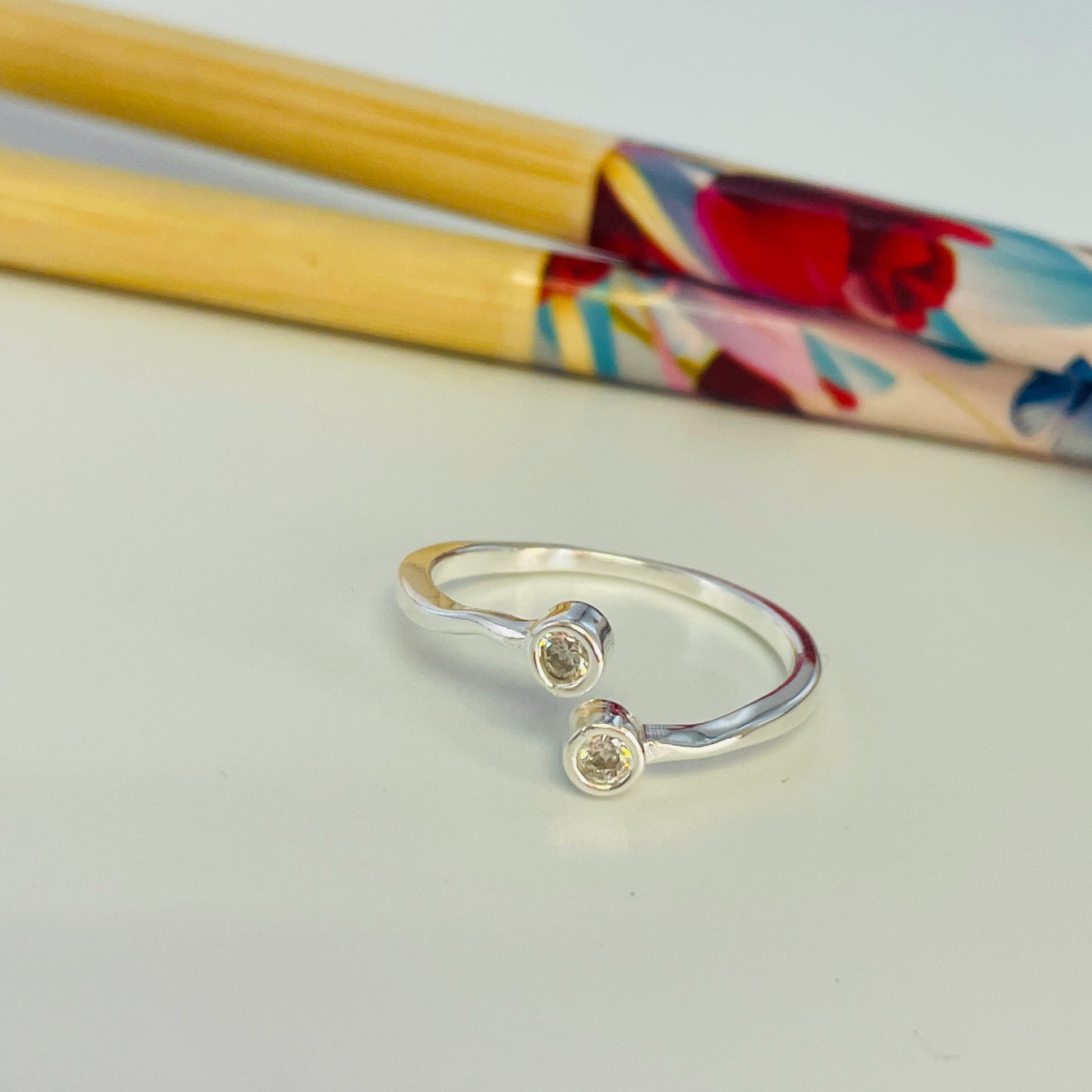 WP54 Anillo Regulable con 2 circones de 3 mm en los extremos Espesor de la Argolla 1.8 mm Anillo Baño Plata Anillos Bañados hecho de Bronce Bañado en Plata 50 ml Joyas Bañadas en Plata