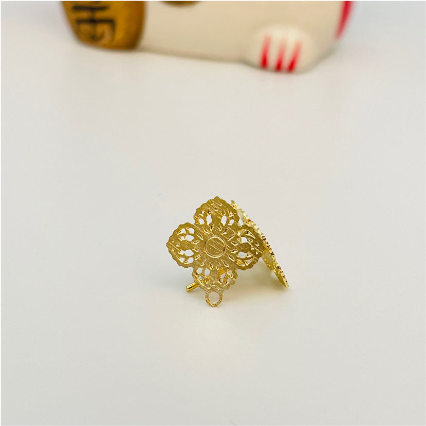 BO31 Trebol con argollita inferior 10x9 mm Base de Aro Baño Oro Bases de Aros Bañadas en oros y Plata hecho de Bronce Bañado en Oro 18K