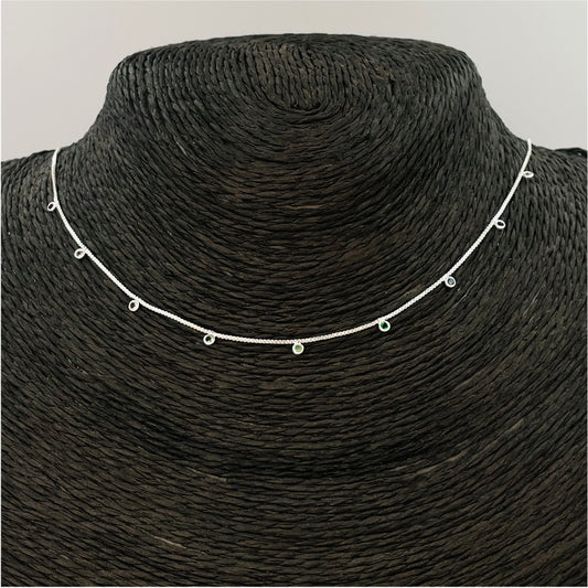 CP106 Collar con 9 Mini Circones de 2 mm Mix Colores en cadena veneciana 38 cm más extensor 10 cm con terminación con mini circón Cadena Baño Plata Cadenas Bañadas en Oro y Plata hecho de Bronce Bañado en Plata 50 ml Joyas Bañadas en Plata