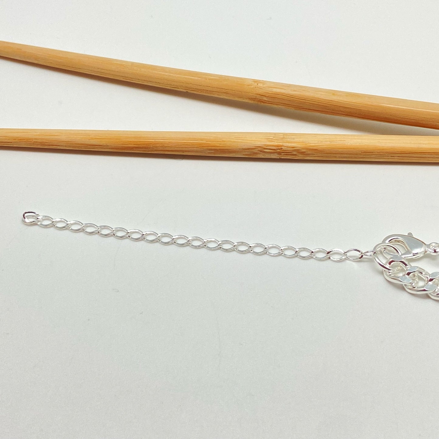 CP130 Collar Tipo Choker Cadena Grumet  Eslabón 9x7 mm Largo 32 cm más extensor Cadena Terminada Baño Plata Cadenas Bañadas hecho de Bronce Bañado en Plata 50 ml Joyas Bañadas en Plata