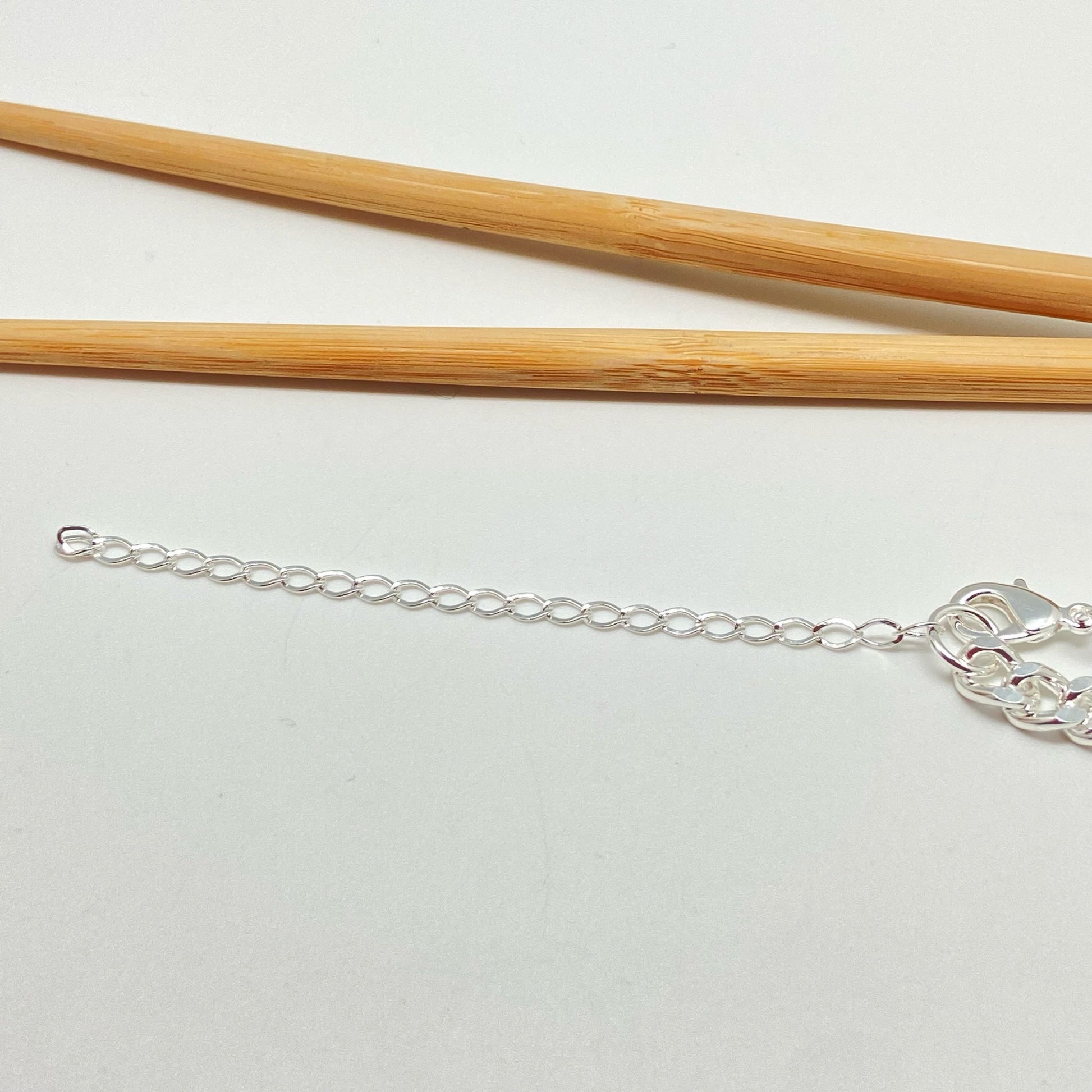 CP130 Collar Tipo Choker Cadena Grumet  Eslabón 9x7 mm Largo 32 cm más extensor Cadena Terminada Baño Plata Cadenas Bañadas hecho de Bronce Bañado en Plata 50 ml Joyas Bañadas en Plata
