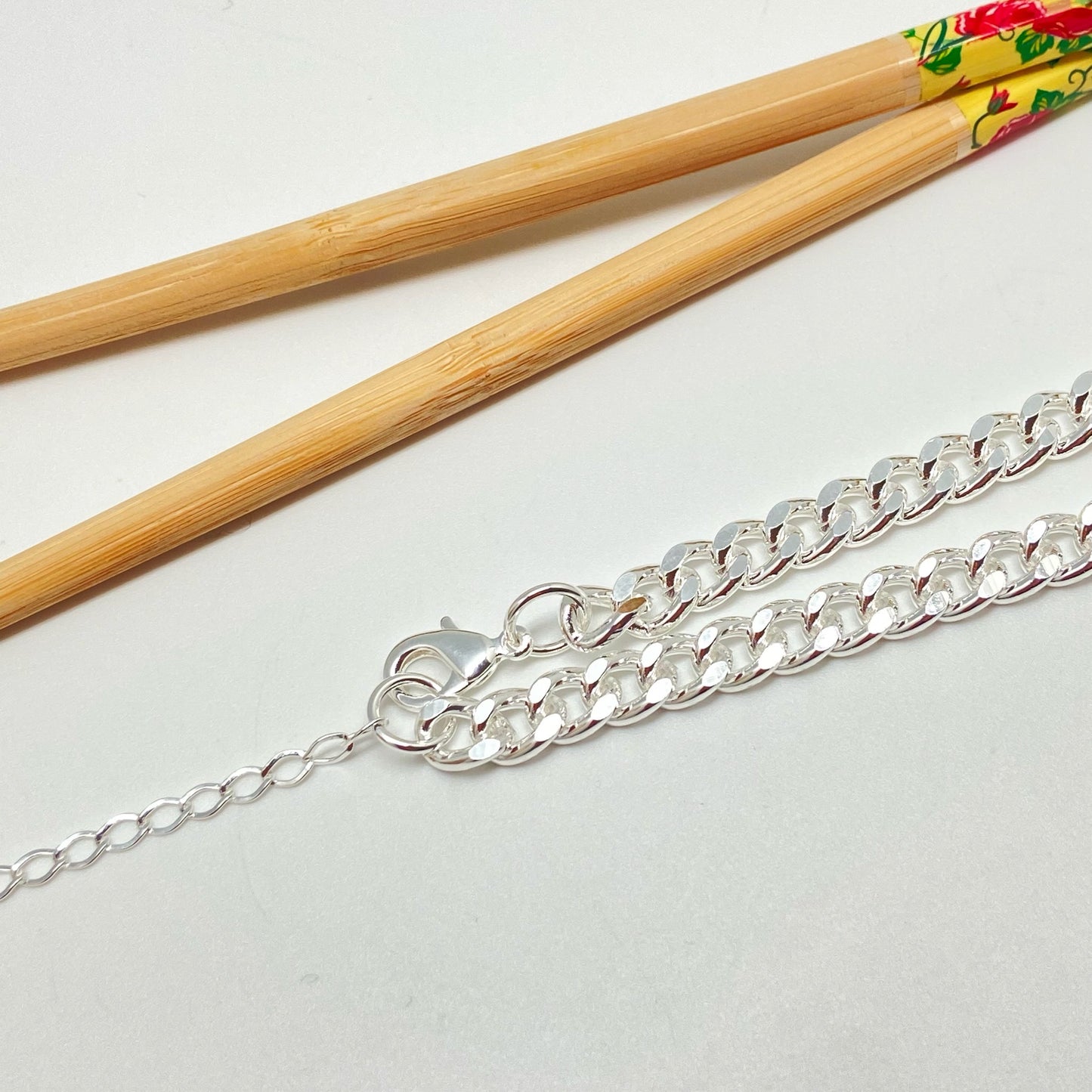 CP130 Collar Tipo Choker Cadena Grumet  Eslabón 9x7 mm Largo 32 cm más extensor Cadena Terminada Baño Plata Cadenas Bañadas hecho de Bronce Bañado en Plata 50 ml Joyas Bañadas en Plata