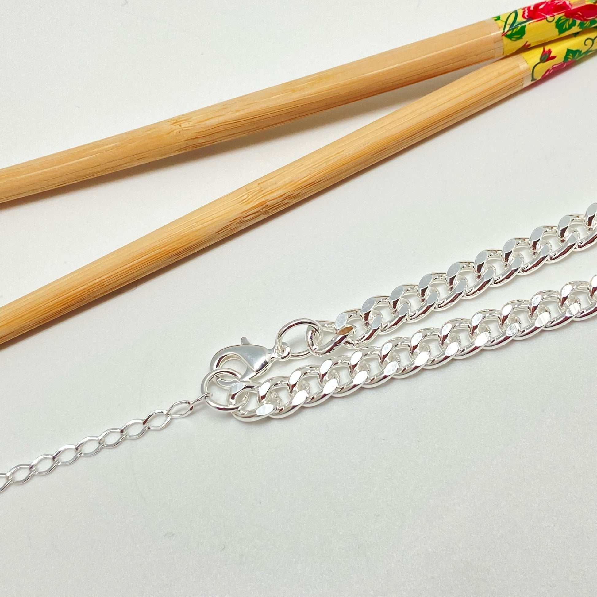 CP130 Collar Tipo Choker Cadena Grumet  Eslabón 9x7 mm Largo 32 cm más extensor Cadena Terminada Baño Plata Cadenas Bañadas hecho de Bronce Bañado en Plata 50 ml Joyas Bañadas en Plata