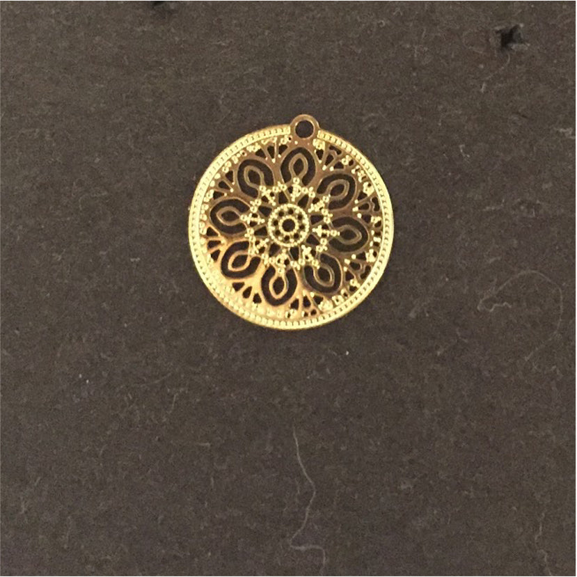 FO126 Mandala Diseño Caleidoscopio con borde diá. 20 mm Figura Baño Oro Figuras Bañadas en Oro y Plata hecho de Bronce Bañado en Oro 18K