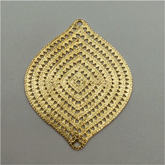 FO246 Figura Calada 36 mm 2 perforaciones Figura Baño Oro Figuras Bañadas en Oro y Plata hecho de Bronce Bañado en Oro 18K
