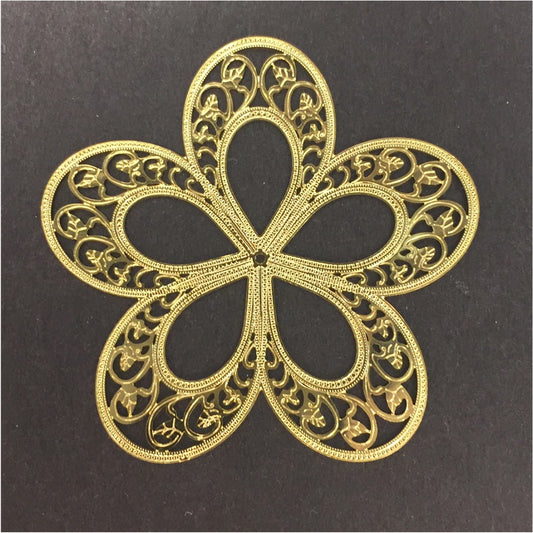 FO270 Figura Calada Flor XL 60 mm Figura Baño Oro Figuras Bañadas en Oro y Plata hecho de Bronce Bañado en Oro 18K