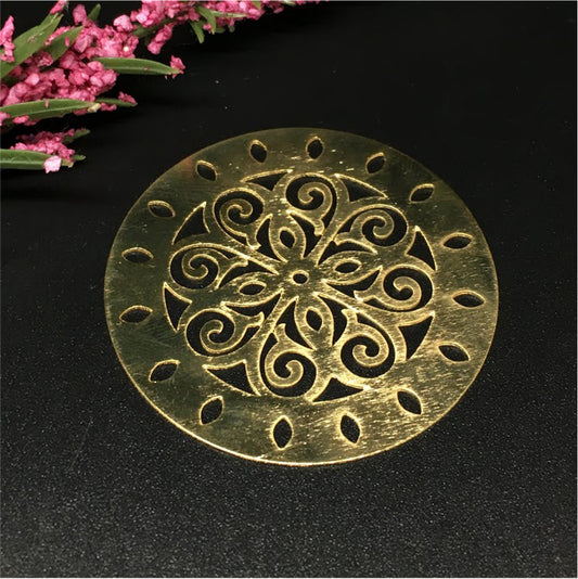 FO311 Figura Calada Mándala M 48 mm Figura Baño Oro Figuras Bañadas en Oro y Plata hecho de Bronce Bañado en Oro 18K