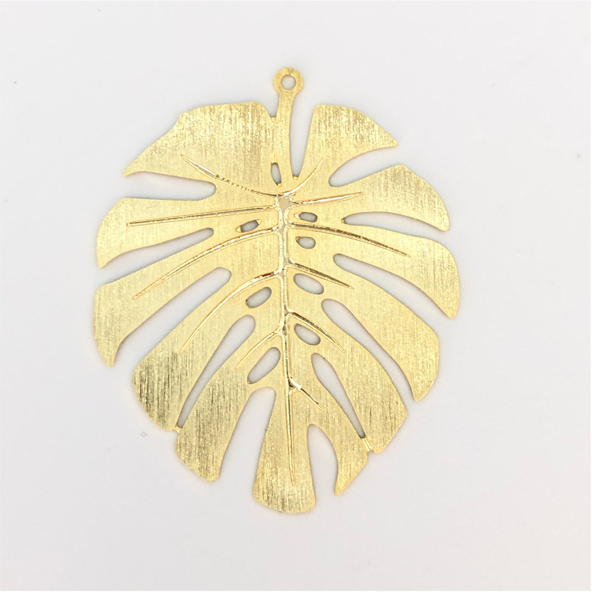 FO391 Monstera 30 x 35 mm Figura Baño Oro Figuras Bañadas en Oro y Plata hecho de Bronce Bañado en Oro 18K