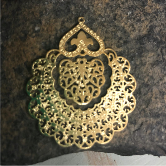 FO394 Figura Calada Gitana Balancín 35x40 mm Figura Baño Oro Figuras Bañadas en Oro y Plata hecho de Bronce Bañado en Oro 18K