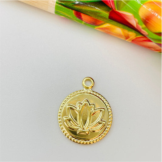 FO477 Flor de Loto 12 mm más argollita Figura Baño Oro Figuras Bañadas en Oro y Plata hecho de Bronce Bañado en Oro 18K Joyas Bañadas en Oro