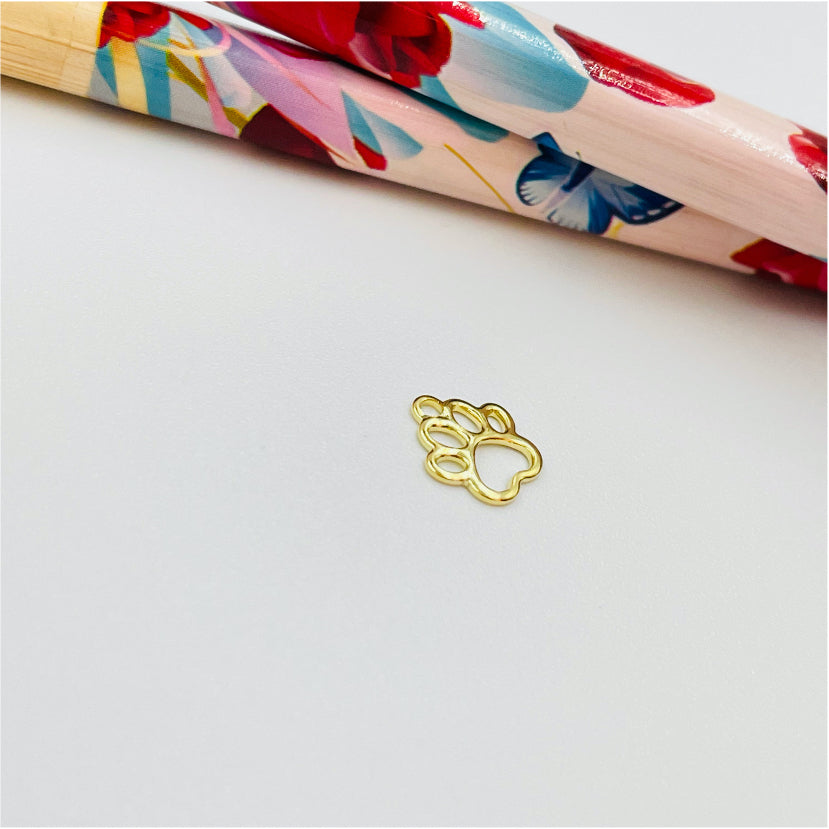 FO479 Patita Perro Plana 8 mm Figura Baño Oro Figuras Bañadas hecho de Bronce Bañado en Oro 18K Joyas Bañadas en Oro