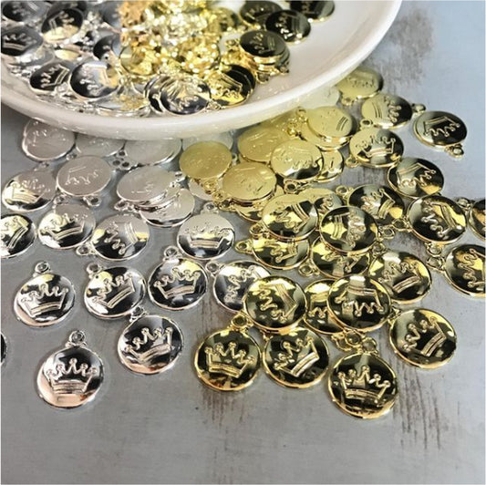 FO480 Medalla Corona Estampada con argollita Figura Baño Oro Figuras Bañadas en Oro y Plata hecho de Bronce Bañado en Oro 18K