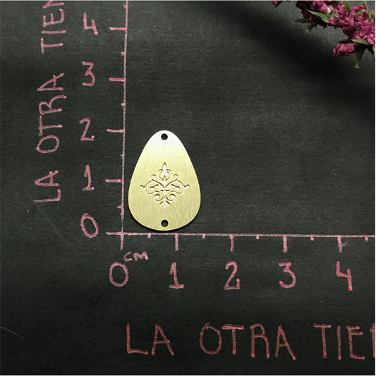 FO510 Gota Flor de Liz 2 Perforaciones 20 x 14 mm Figura Baño Oro Figuras Bañadas en Oro y Plata hecho de Bronce Bañado en Oro 18K