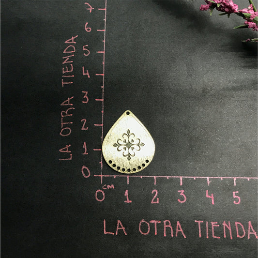 FO521 Gota Flor en Cruz 9 Perforaciones 20 x 25 mm Figura Baño Oro Figuras Bañadas en Oro y Plata hecho de Bronce Bañado en Oro 18K