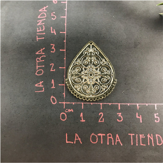 FO522 Gota Floral Relieve Borde 23 Argollas 25 x 34 mm Figura Baño Oro Figuras Bañadas en Oro y Plata hecho de Bronce Bañado en Oro 18K