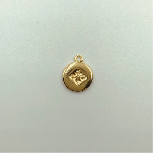 FO574 Colgante Mini Flor Central 10 mm Figura Baño Oro Figuras Bañadas en Oro y Plata hecho de Bronce Bañado en Oro 18K