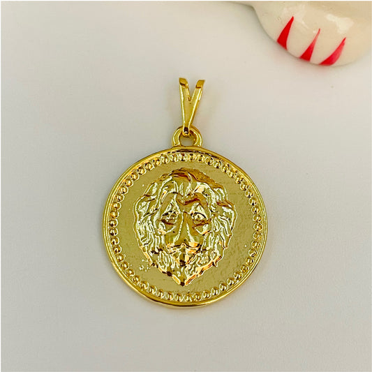 FO660 Colgante León 19 mm Figura Baño Oro Figuras Bañadas en Oro y Plata hecho de Bronce Bañado en Oro 18K Joyas Bañadas en Oro