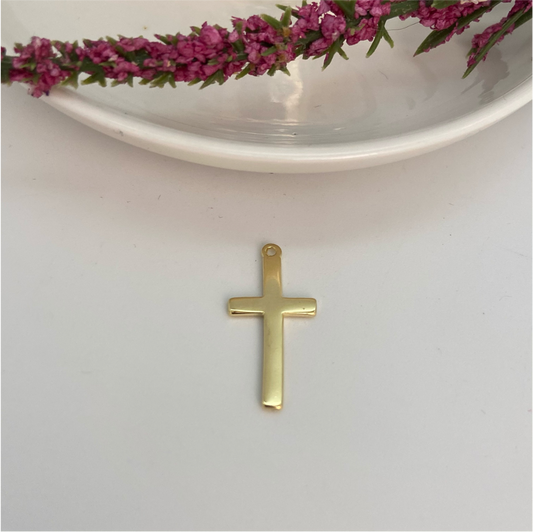 FO667 Cruz Grande Lisa 25 x 12 mm Figura Baño Oro Figuras Bañadas en Oro y Plata hecho de Bronce Bañado en Oro 18K