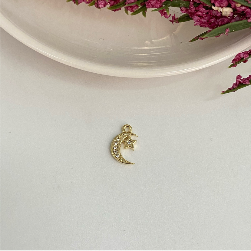 FO671 Colgante Luna Estrella Circones 11 x 7 mm Figura Baño Oro Figuras Bañadas en Oro y Plata hecho de Bronce Bañado en Oro 18K