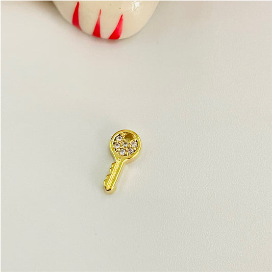 FO720 Mini Llave Circones 9 x 4 mm Figura Baño Oro Figuras Bañadas en Oro y Plata hecho de Bronce Bañado en Oro 18K
